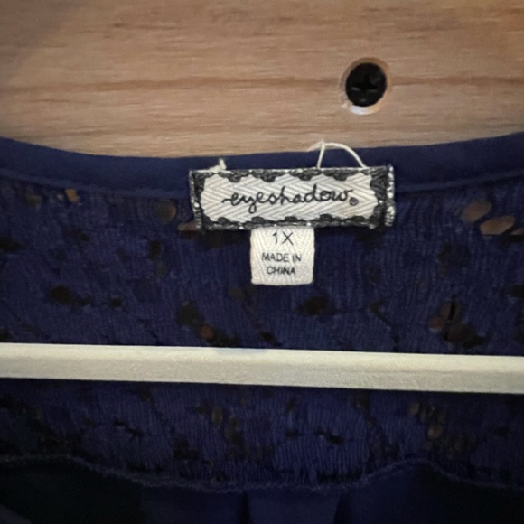 BOGO! 💙Eyeshadow Plus Top💙 - Picture 6 of 11